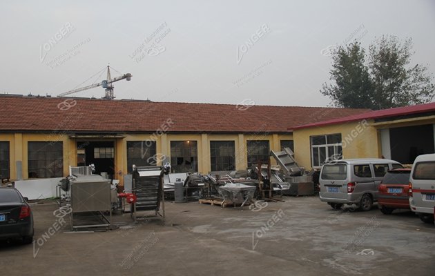 Company Salesmen Went to Factory for Study